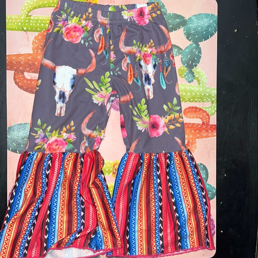 2xs cute bell bottom two print pants fits size 6-12 months